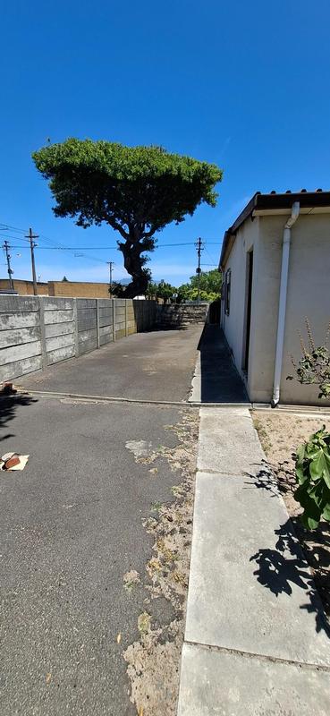 3 Bedroom Property for Sale in Goodwood Central Western Cape